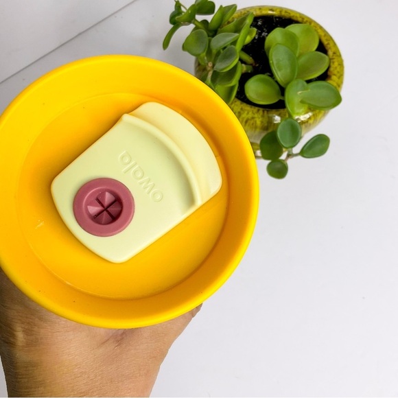Owala Pink Tumbler with Yellow Lid - Picture 5 of 6